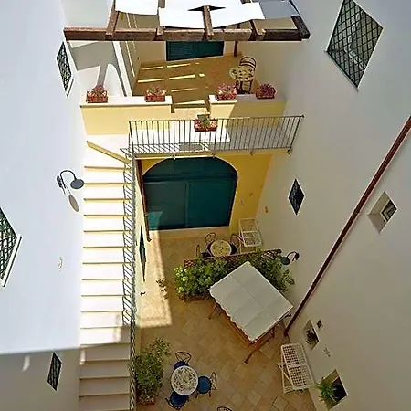 Casa Branca Bed and Breakfast 3*